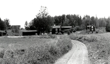 Gården sedd från sjön 1960-tal.